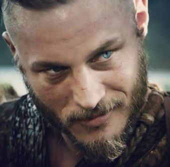 e1a83b258d54a83916745f55a5f4f400--travis-fimmel-vikings-king-ragnar